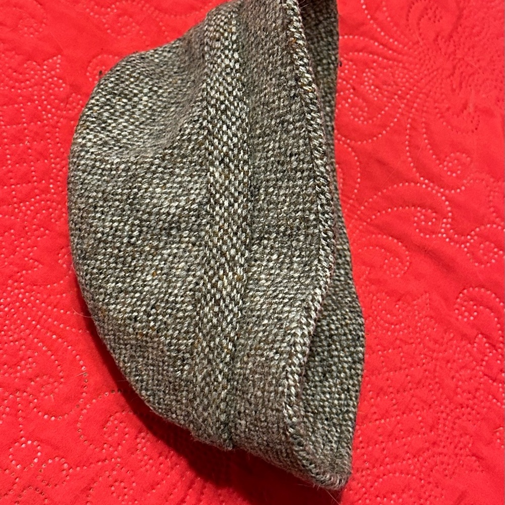Stylish Tweed Flat Cap